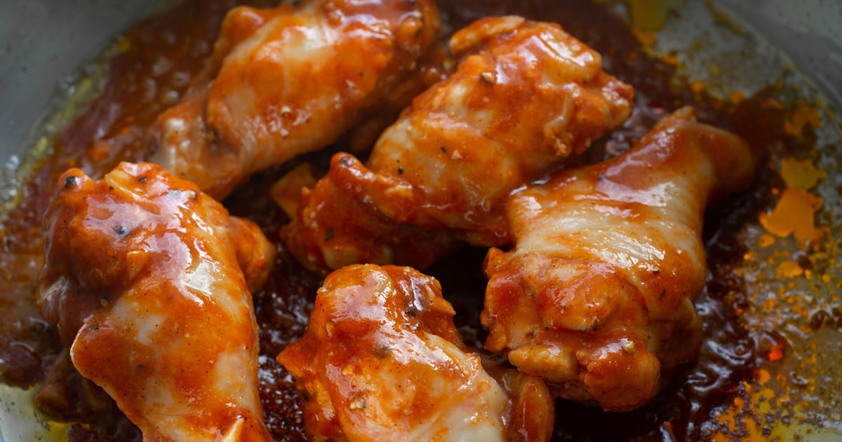 Chicken marinated in peppercorn sauce