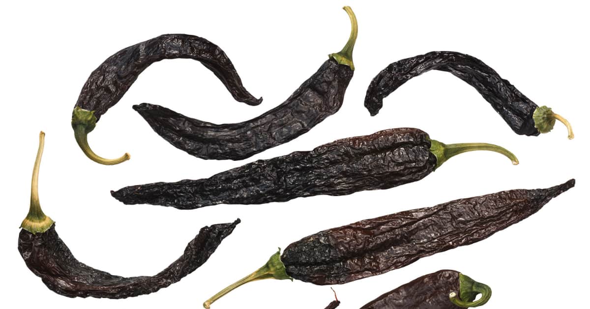 Dried Pasilla peppers