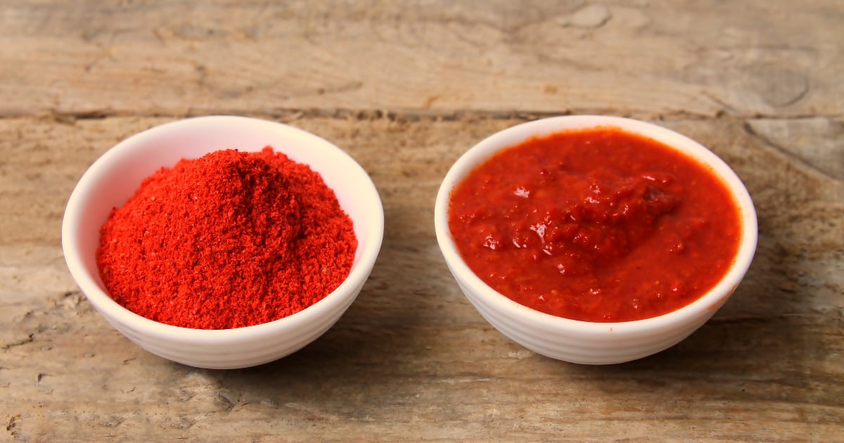 Tomato Sauce and Chili Powder Combo